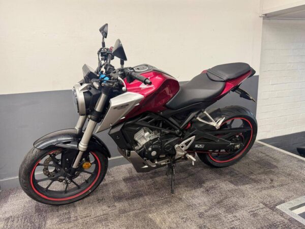 2018 HONDA CB125R